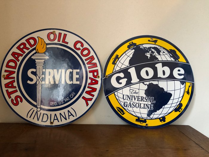 Image 2 of Sign - Standard Oil en Globe. USA. - After 2000