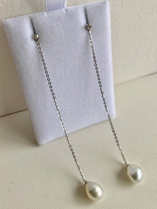Preview of the first image of Gold - Earrings South Sea Pearl - Diamonds.