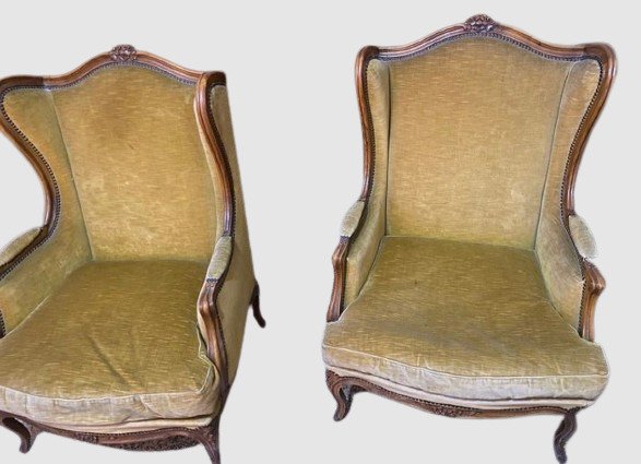 Preview of the first image of Armchair (2) - Louis XV Style - Velvet, Walnut - 20th century.