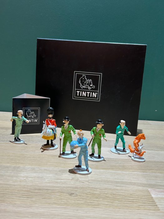 Preview of the first image of Tintin - Figurine Moulinsart 29254 - Série lune 7 figurines - (2019).