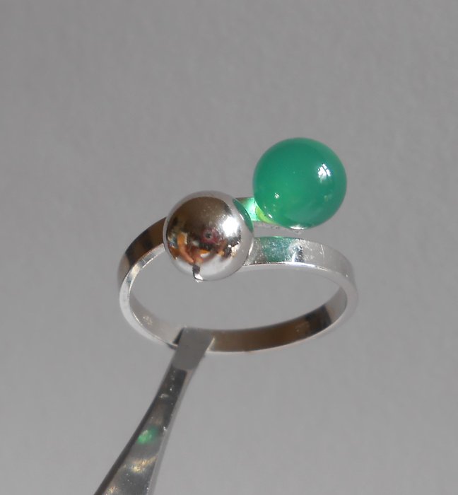 Preview of the first image of Chrysopraas Firma Dresme Amsterdam - 835 Silver - Ring.