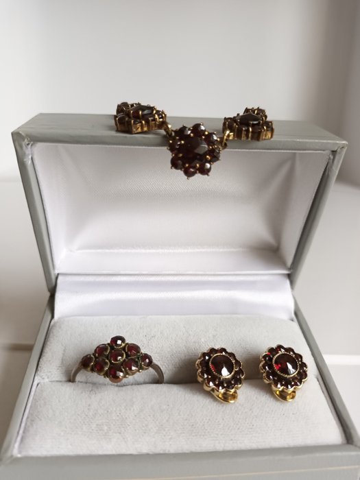 Image 3 of Bohemia - Mixed Bicolour, Metal, Silver - Earrings, Necklace, Ring - 0.65 ct Garnet - Garnets