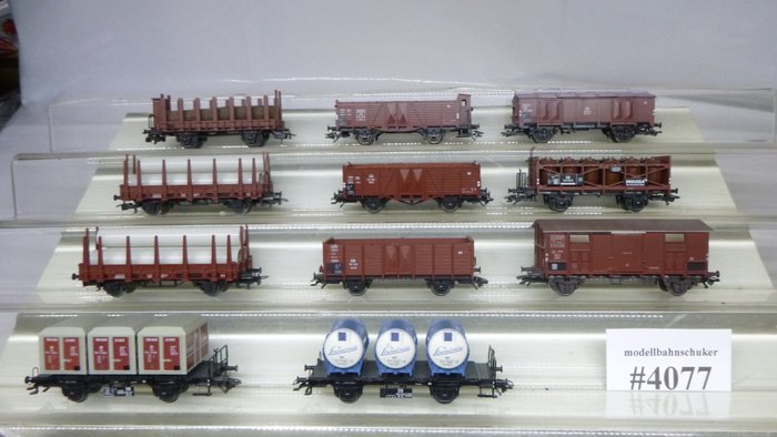 Preview of the first image of Märklin, Piko, Roco, u.a. H0 - Freight carriage - 11 piece composition mixed freight train with car.