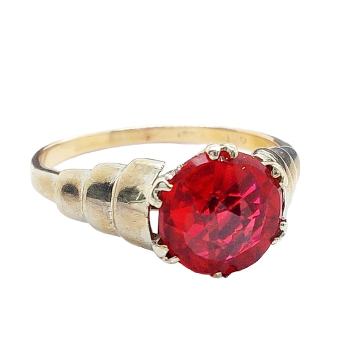 Preview of the first image of Vintage Solitaire - 9 kt. Yellow gold - Ring - 1.30 ct Garnet.