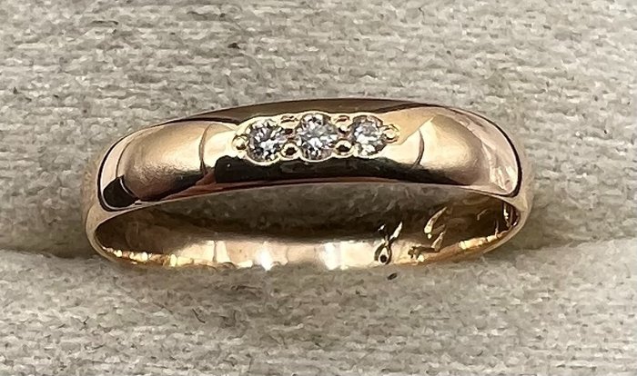 Preview of the first image of NO RESERVE PRICE - 18 kt. Gold - Ring - Diamonds.