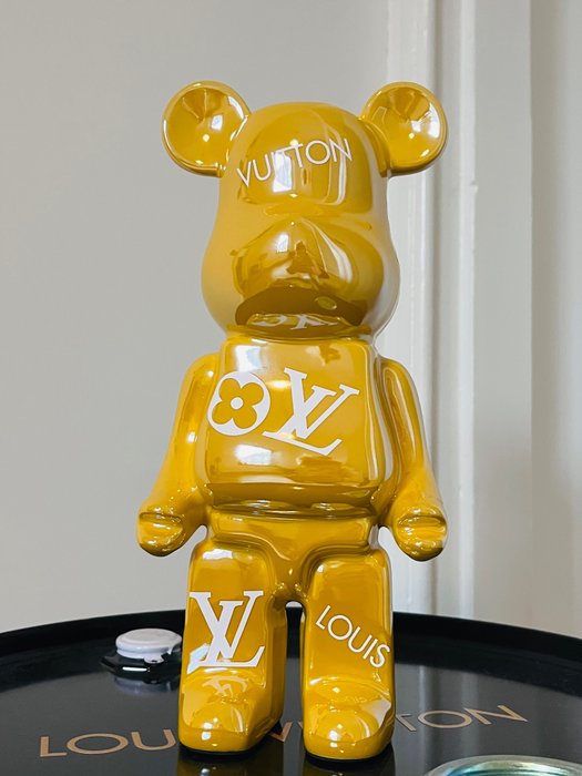 Preview of the first image of Miss Bee - YellowLv Bear.