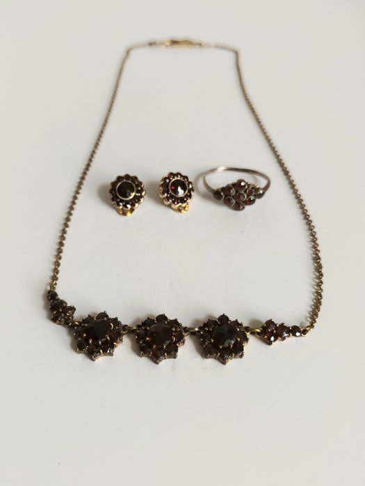 Preview of the first image of Bohemia - Mixed Bicolour, Metal, Silver - Earrings, Necklace, Ring - 0.65 ct Garnet - Garnets.