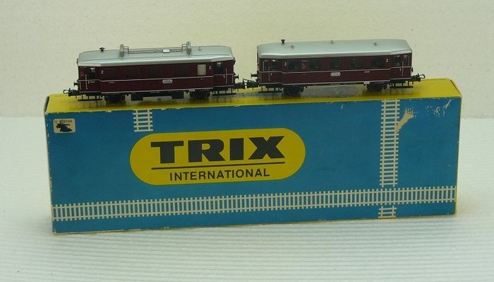 Preview of the first image of Trix H0 - 2470 - Diesel locomotive - VT 75 and VB 140 - DB.
