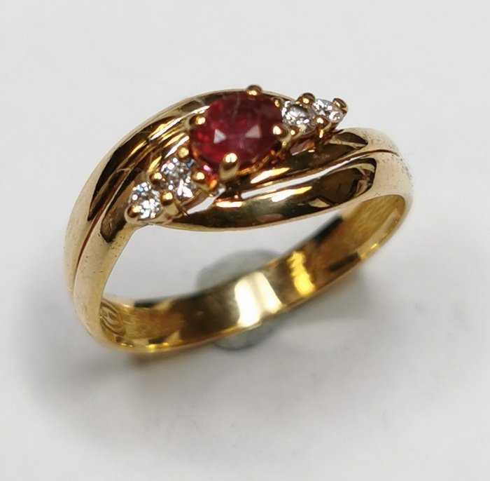 Image 2 of 18 kt. Gold - Ring - 0.20 ct Ruby - Diamonds