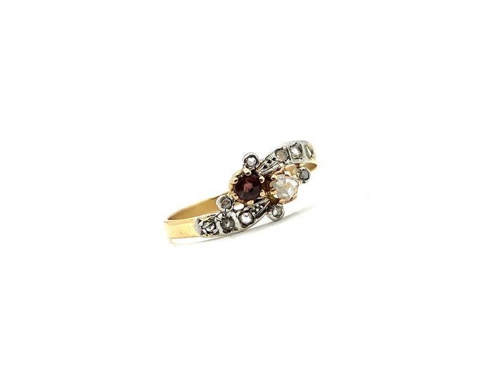 Preview of the first image of NO RESERVE - 18 kt. Pink gold, Platinum - Ring - Diamonds, Garnets.