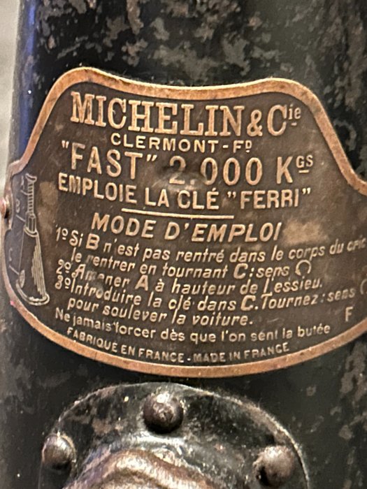 Image 2 of Tools - Cric de voiture Michelin Fast 2000 Kgs Clermont Fd des années 20-30 - Michelin - 1920-1930