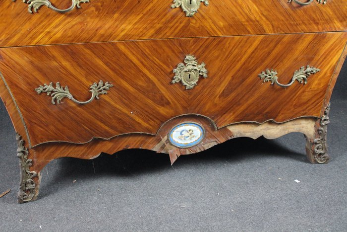 Image 2 of Antique chest of drawers mid 19th century - Bronze, Porcelain, Tulipwood, Wood - Mid 19th century