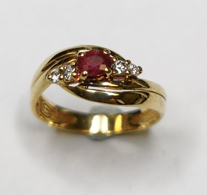 Image 3 of 18 kt. Gold - Ring - 0.20 ct Ruby - Diamonds