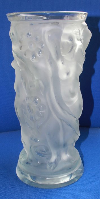 Image 3 of H. Hoffman / R Lalique ( repris ) - 35 cm high H. Hoffman / R Lalique ( repris ) - Vase (1)