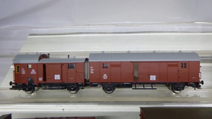 Image 2 of Fleischmann, Roco H0 - Freight carriage - 8-part assortment of high-quality goods and work wagons -