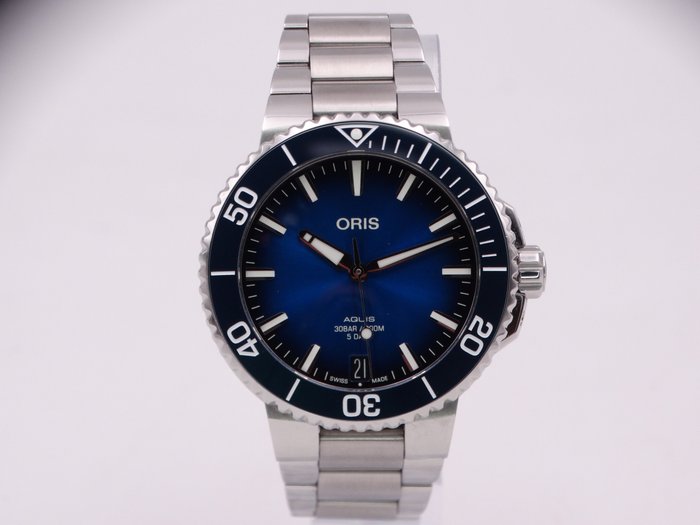 Preview of the first image of Oris - Aquis Date Calibre 400 - 01 400 7769 4135-07 8 22 09PEB - Unisex - 2011-present.