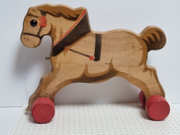 Preview of the first image of Hanse Lego - Vintage - Wooden horse from the 1940s in very good condition! Zeer Zeldzaam! In waanzi.