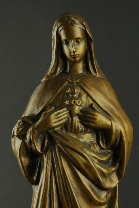 Preview of the first image of Sculpture, Mary with the Immaculate Heart - 40 cm - Spelter - Early 20th century.