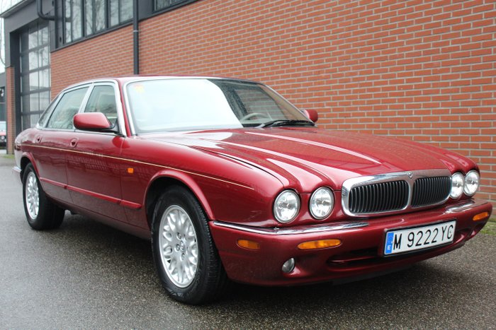 Preview of the first image of Jaguar - XJ 3.2 V8 Executive Long - 1999.