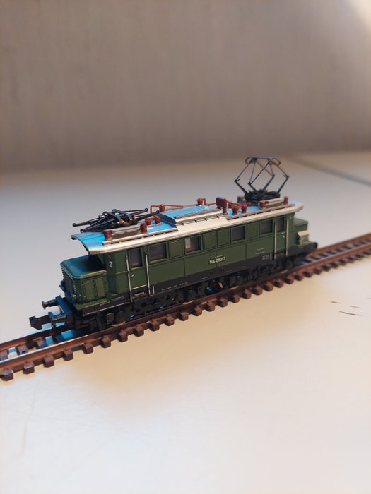 Preview of the first image of Minitrix N - 51 2033 00 - Electric locomotive - BR 144 - DB.