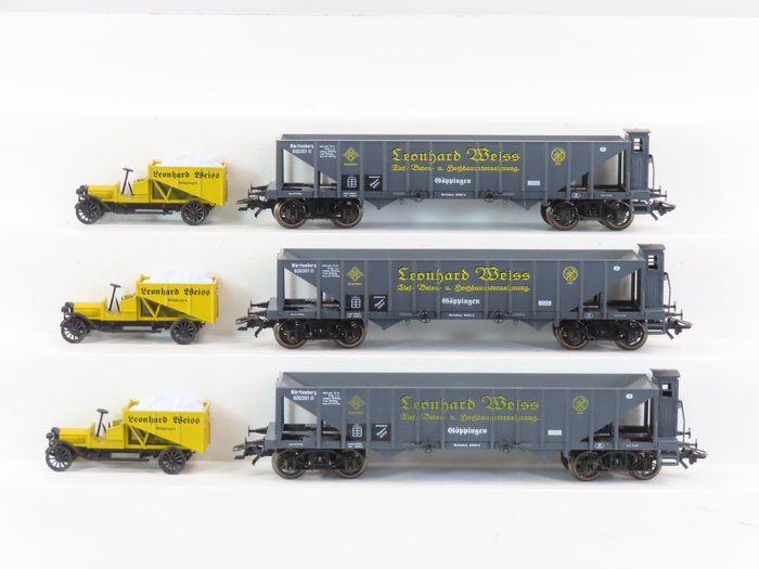 Preview of the first image of Märklin H0 - Museum 2000 - Freight carriage - 3x 4-axle hopper wagons with print "Leonard Weiss" wi.