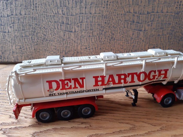 Image 3 of Tekno - 1:50 - Volvo F12 - Tractor St. Anna with plastic 3-axle trailer Den Hartogh