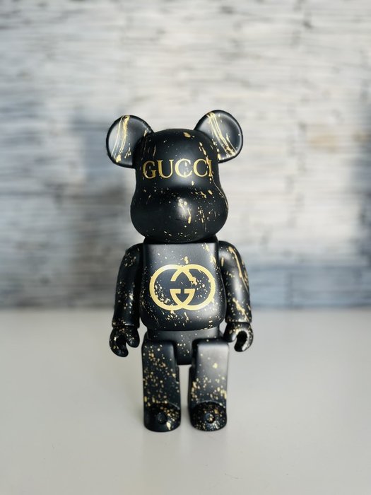 Preview of the first image of L.M ARTS - Bearbrick 400% GUCCI.