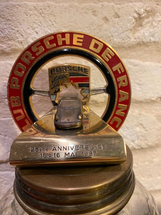 Preview of the first image of Emblem/mascot/badge - 25 eme anniversaire porsche Club de France 911 912 356 - Porsche - 1980-1990.
