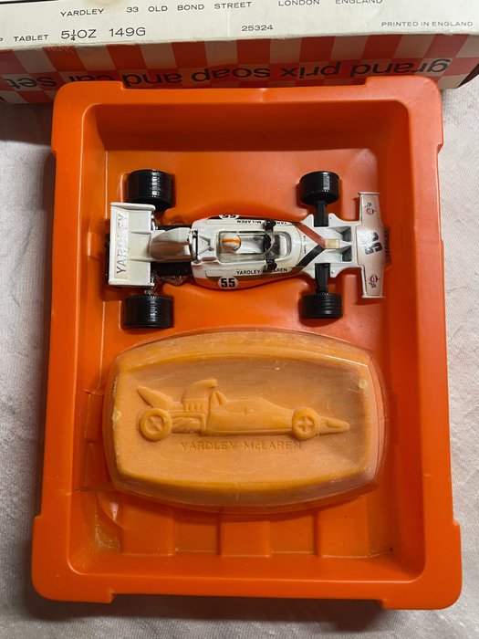 Image 3 of Corgi - 1:43 - Corgi Toys Yardley Rennwagen Formel 1 - Gift set
