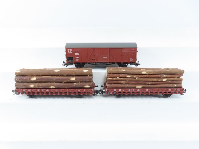 Preview of the first image of Märklin H0 - 46401 - Freight wagon set - 3-piece freight wagon set with stake wagons with a load of.