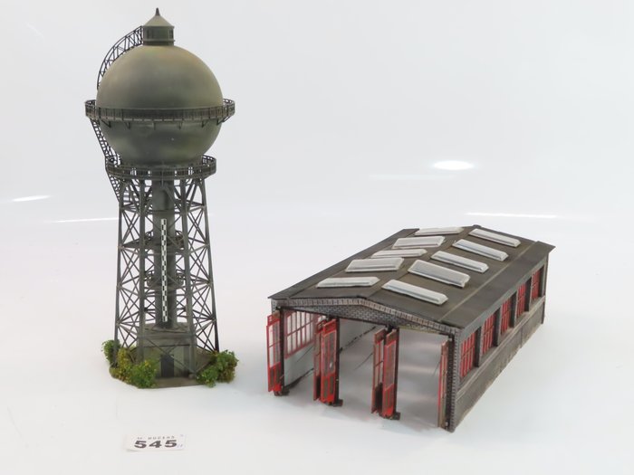 Image 3 of Kibri H0 - 39450/39457 - Scenery - Locomotive shed and water tower - Weathered