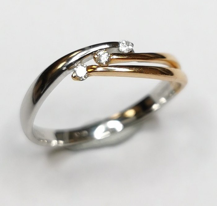 Preview of the first image of 18 kt. Gold - Ring - Diamonds.