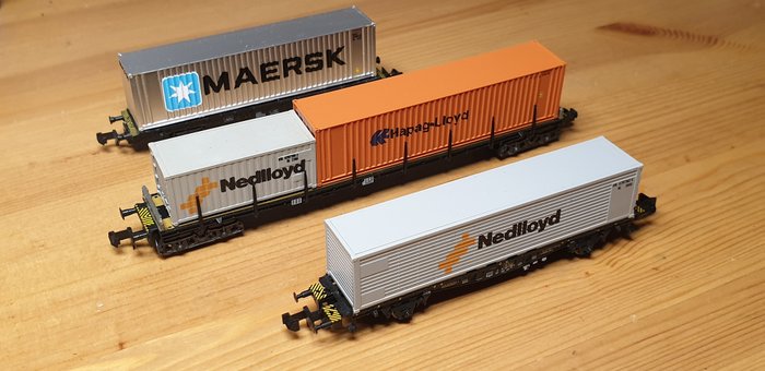 Preview of the first image of Fleischmann, Rivarossi, Trix N - 13559 - Freight carriage - 3 container wagons - DB, NS.