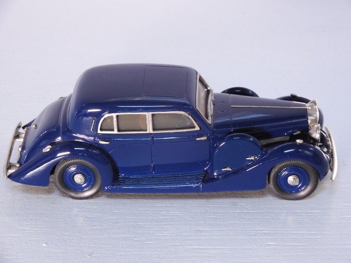 Image 3 of Lansdowne - 1:43 - 1939 Lagonda V12 Long Saloon (donker blauw) LDM.87