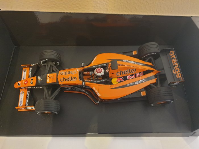 Image 3 of MiniChamps - 1:18 - Orange Arrows Asiatech showcar 2001 - Jos Verstappen limited edition