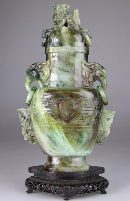 Skulpteret Vase - Låg - Æske - Jade (ikke testet) - Kina - Sent 19. - tidligt 20. århundrede