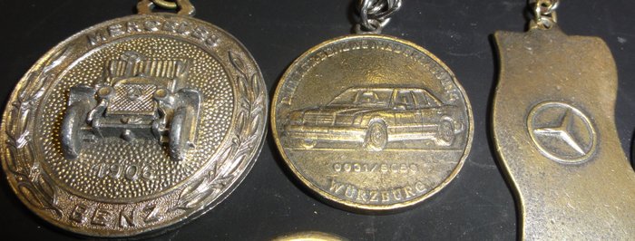 Image 2 of Accessory - Mercedes & Benz 10 Oude Metalen Sleutelhangers - Emblemen - 1950-1960