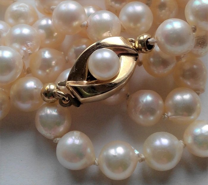 Preview of the first image of 14 kt. Yellow gold - Necklace - Japanese Saltwater Pearls - 73 cm long.