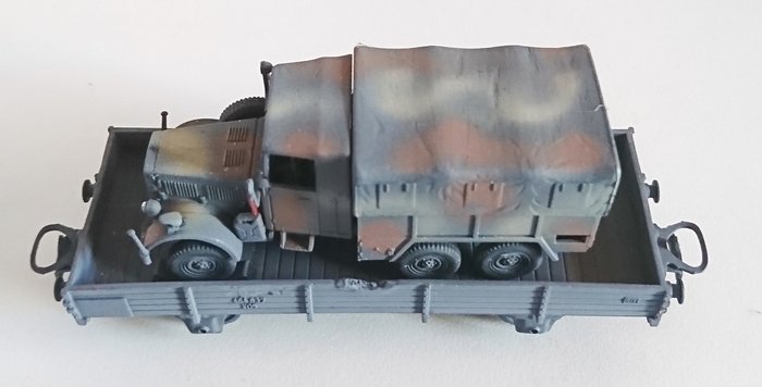 Image 3 of Märklin H0 - Freight carriage - 3 unit diesel with tarpaulin, barrel tank system and field kitchen