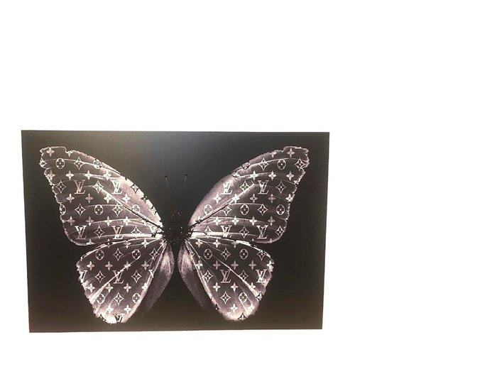 Preview of the first image of AmsterdamArts (XXI) - Big Louis Vuitton diamond butterfly.