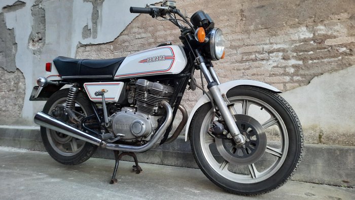 Preview of the first image of Yamaha - XS500 - 1977.