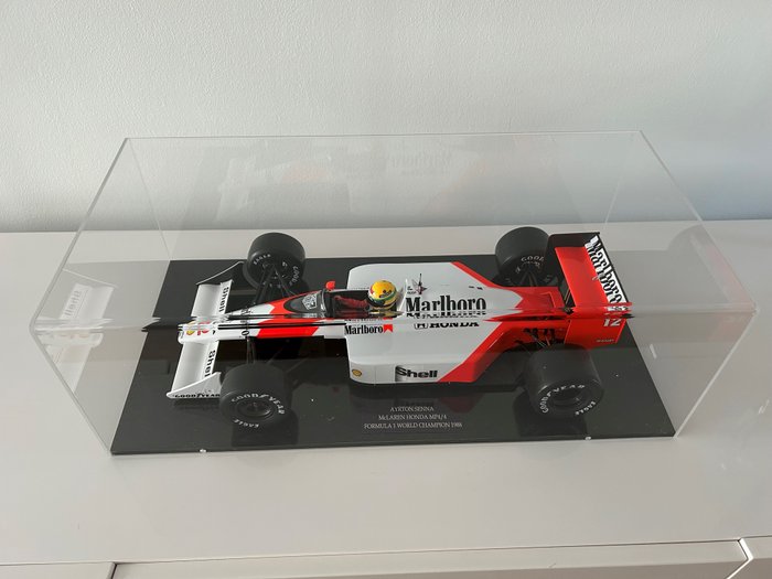 Preview of the first image of Kyosho - 1:8 - Mclaren MP4/4 - Formule 1 - Ayrton Senna - 1988.