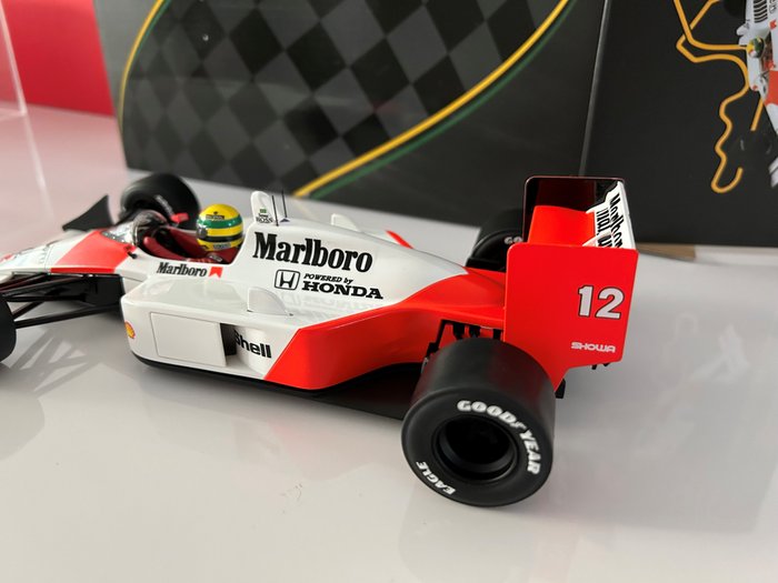 Image 3 of PremiumX - 1:18 - McLaren Honda MP4/4 1988 Ayrton Senna - GP Japan