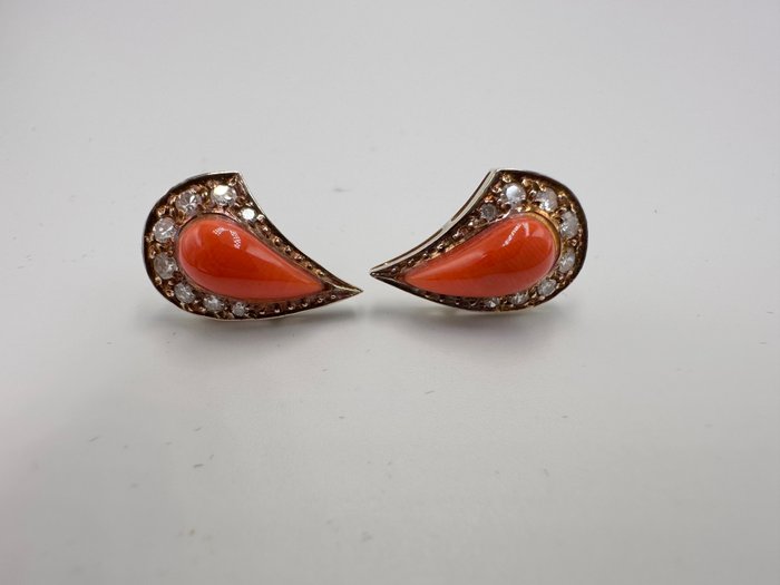 Preview of the first image of 14 kt. Yellow gold - Earrings Coral - Diamonds.