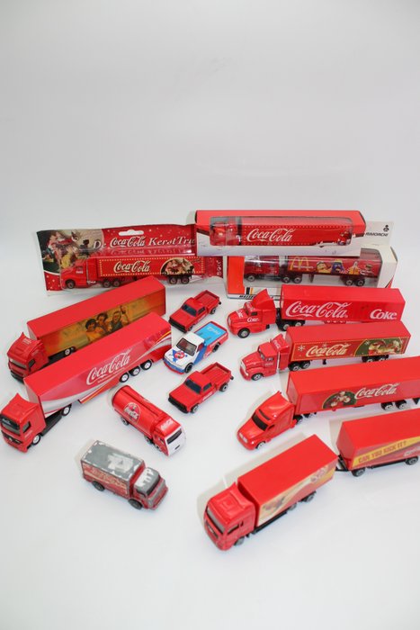 Preview of the first image of Dinky Toy-Matchbox - 1:87 - Verschillen modelauto's met Coca Cola livery.