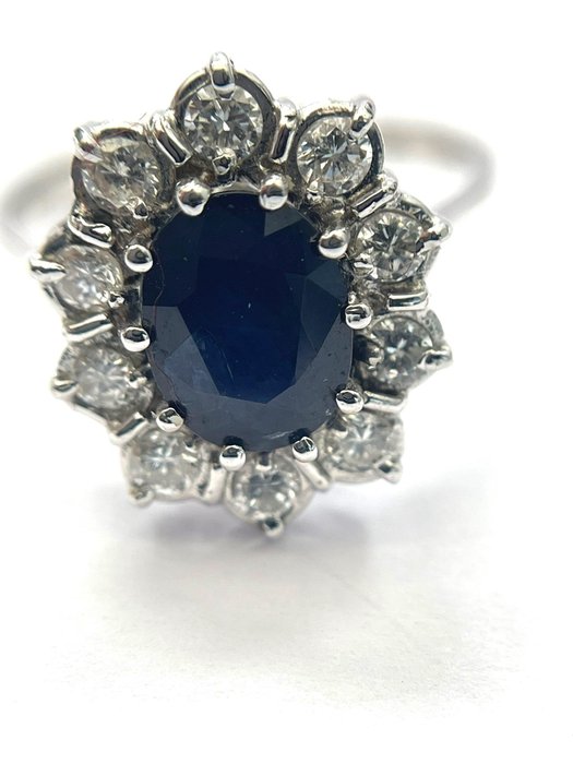 Preview of the first image of 18 kt. White gold - Ring Sapphire - Diamonds.