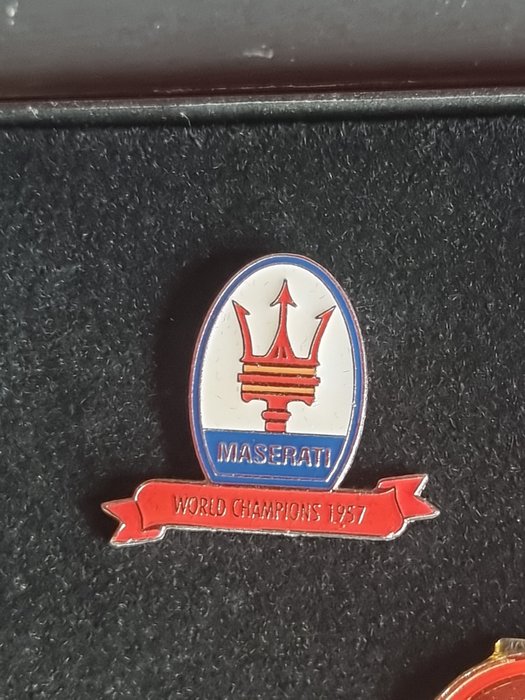 Image 3 of Emblem/mascot/badge - 5 Spille - Ferrari - Maserati - Cooper - VanWall - British Racing Motors