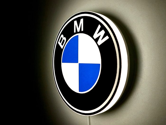 Image 3 of Sign - BMWIlluminated lightbox dimmable cold/warm Light. - BMW - After 2000