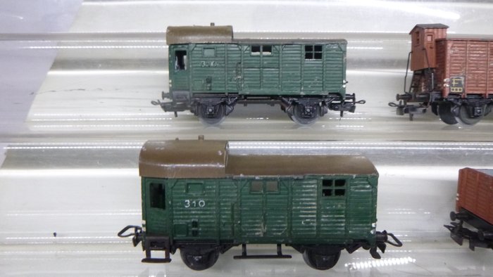 Image 2 of Märklin H0 - 310/311/372/u.a. - Freight carriage - 6 piece freight wagons from the 1950s, mostly ca