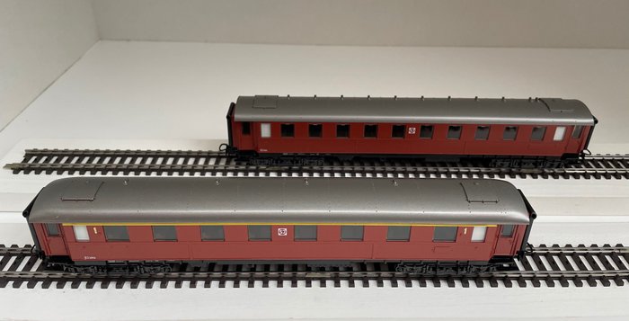 Preview of the first image of Märklin H0 - 4178/4179 - Passenger carriage - D-Train carriages - SJ.